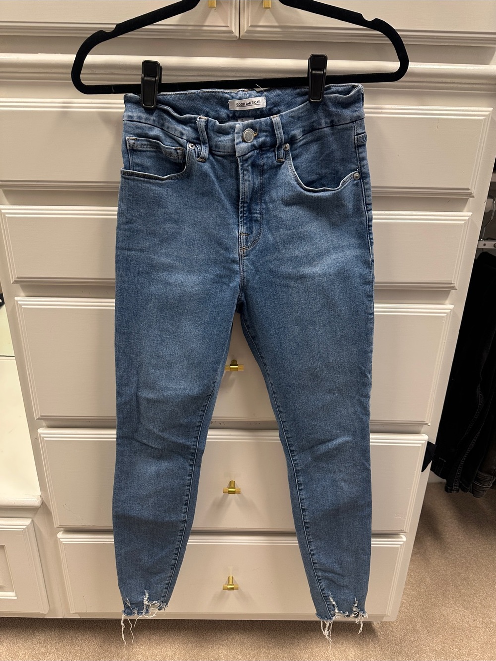 Good American Light-Medium Blue High-Rise Skinny Jeans with Ankle Fray